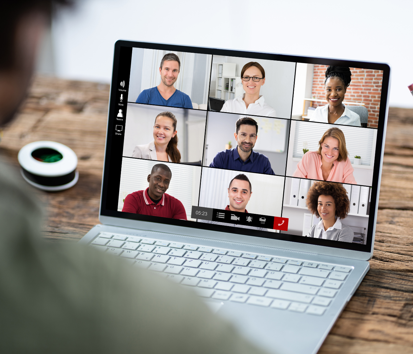 Professional in a discovery conversation